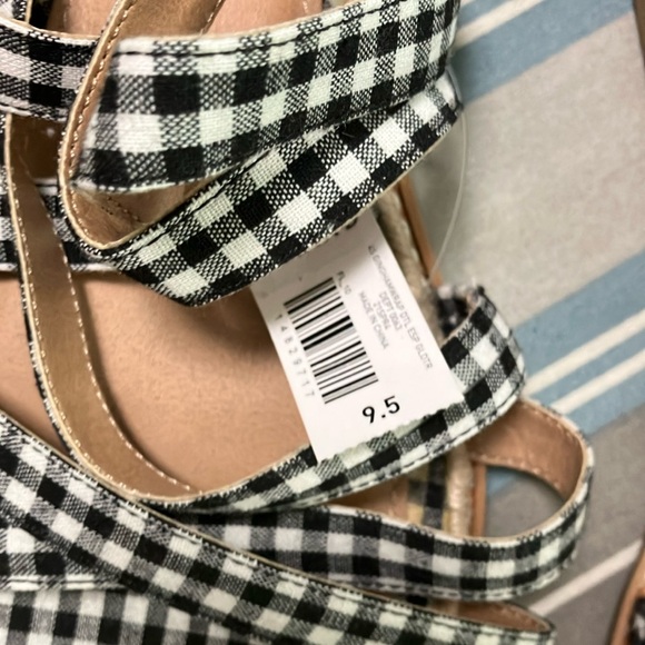 Torrid Black and White Gingham Sandals - Picture 2 of 4
